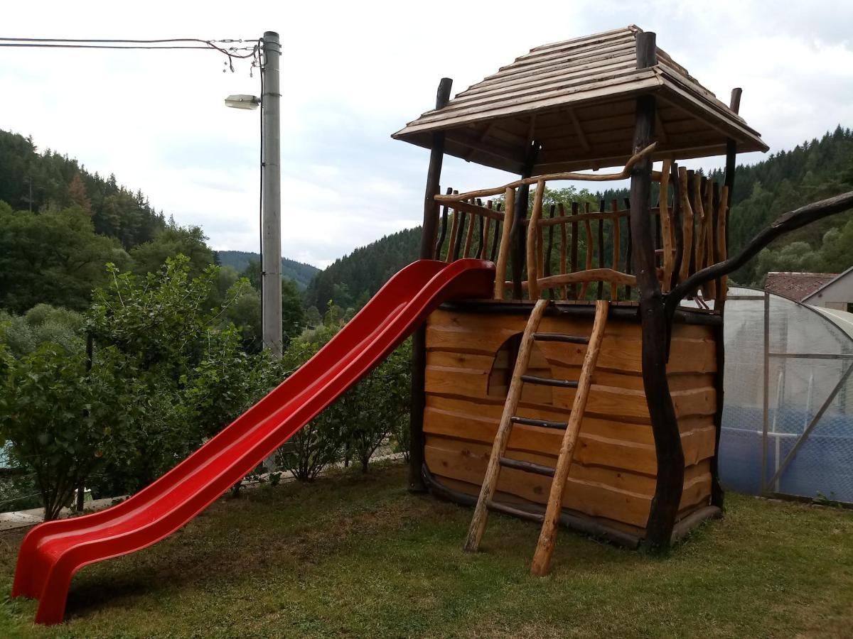 Penzion Apartmany Becov Becov nad Teplou Exterior photo